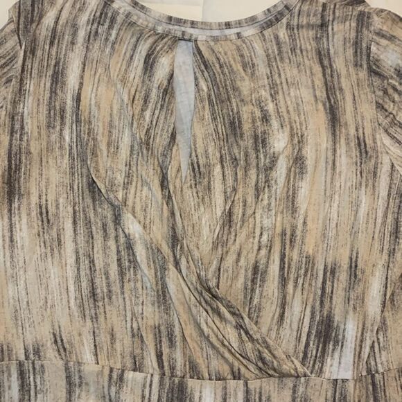 LOSA RINA collection, XL, crossover back, both shirts , good condition - Picture 6 of 14